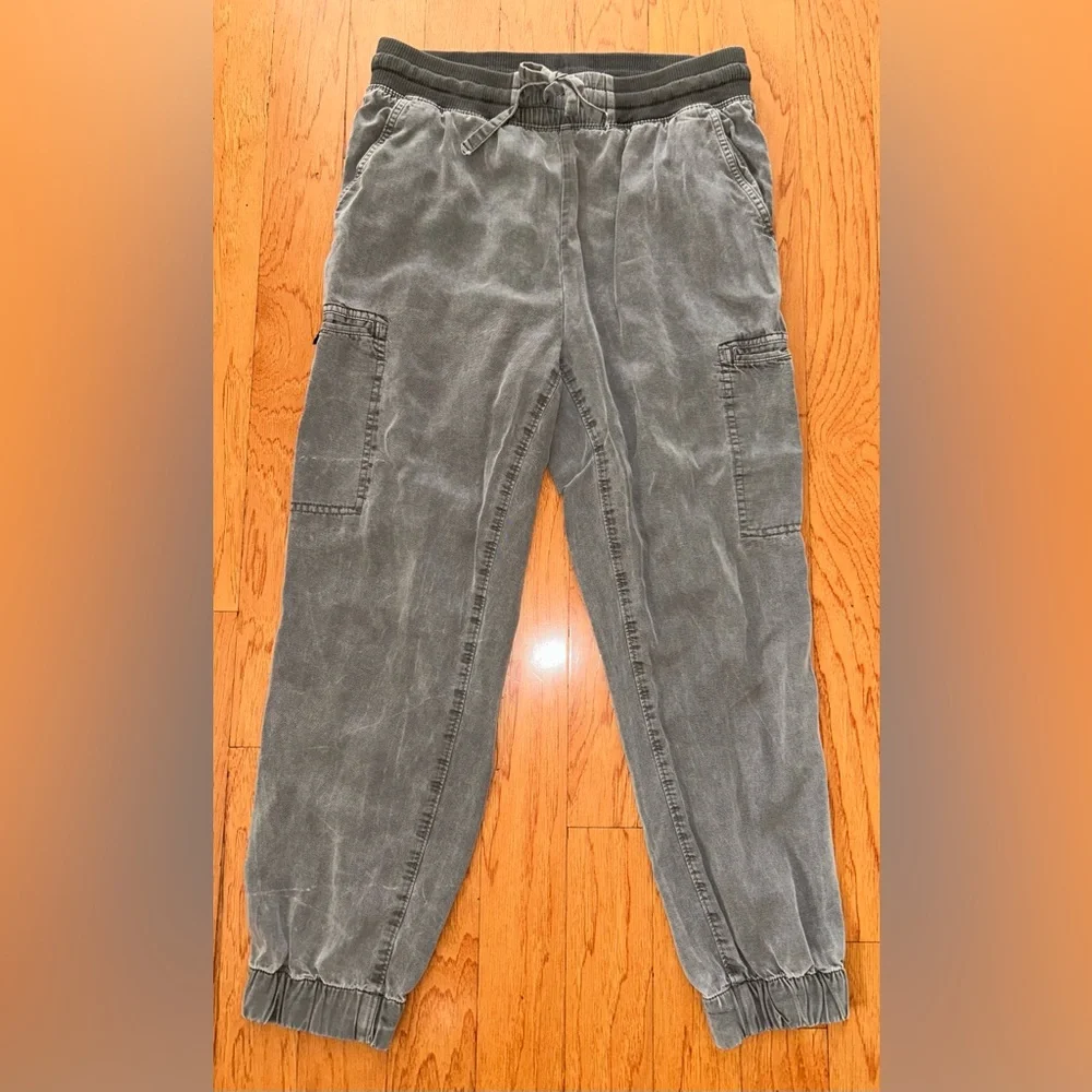 Aerie Cargo Grey Sunwashed Jogger Women’s Medium
